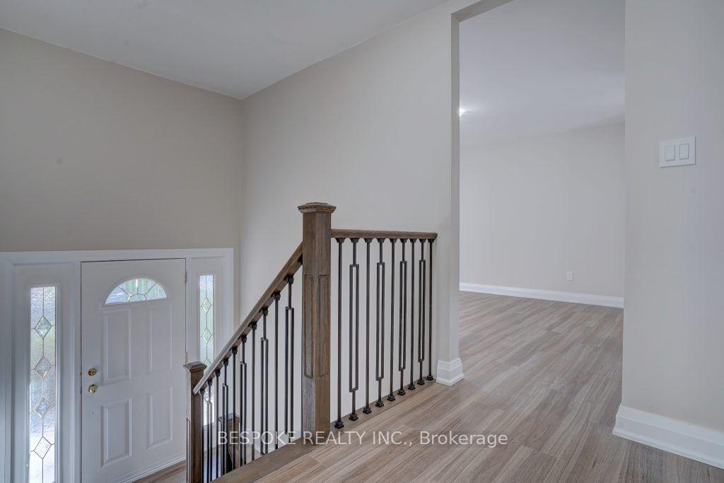 Photo 3 of Unit Main, 370 Colonsay Court, Oshawa, McLaughlin — HOMEH