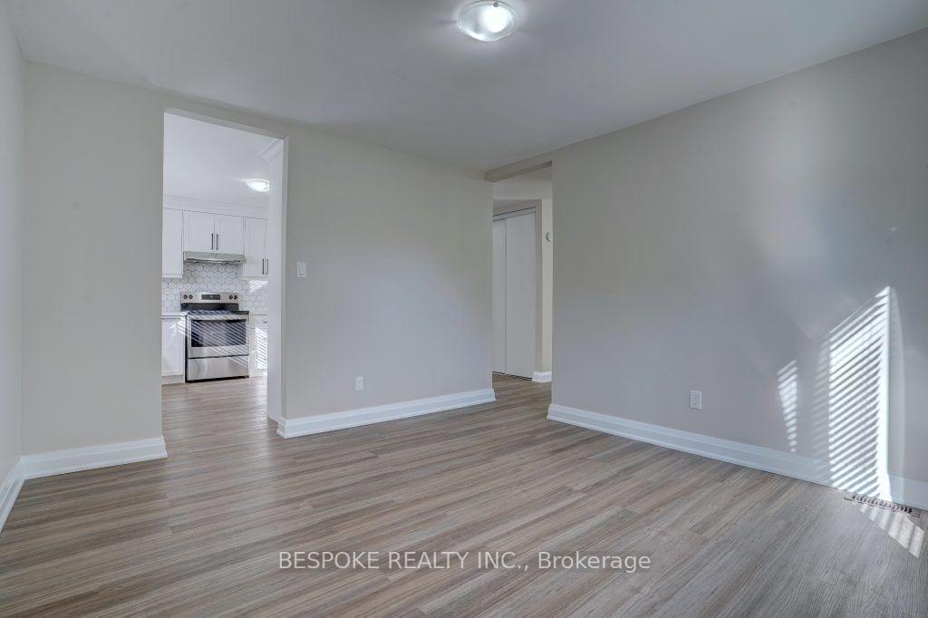 Photo 6 of Unit Main, 370 Colonsay Court, Oshawa, McLaughlin — HOMEH