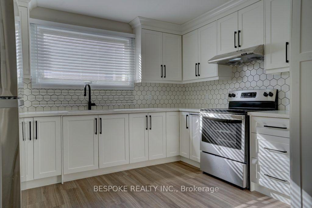 Photo 7 of Unit Main, 370 Colonsay Court, Oshawa, McLaughlin — HOMEH