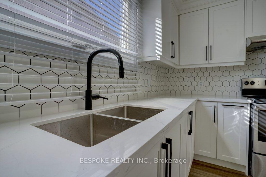 Photo 8 of Unit Main, 370 Colonsay Court, Oshawa, McLaughlin — HOMEH
