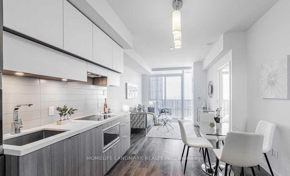 Photo 3 of Unit 5607, 8 Eglinton Avenue E, Toronto, Mount Pleasant West — HOMEH