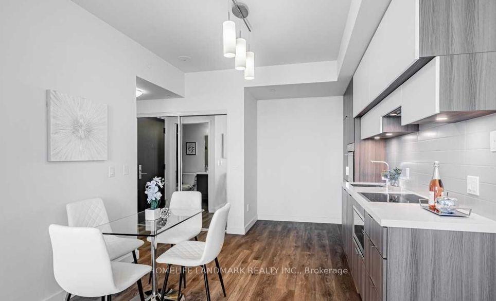 Photo 5 of Unit 5607, 8 Eglinton Avenue E, Toronto, Mount Pleasant West — HOMEH