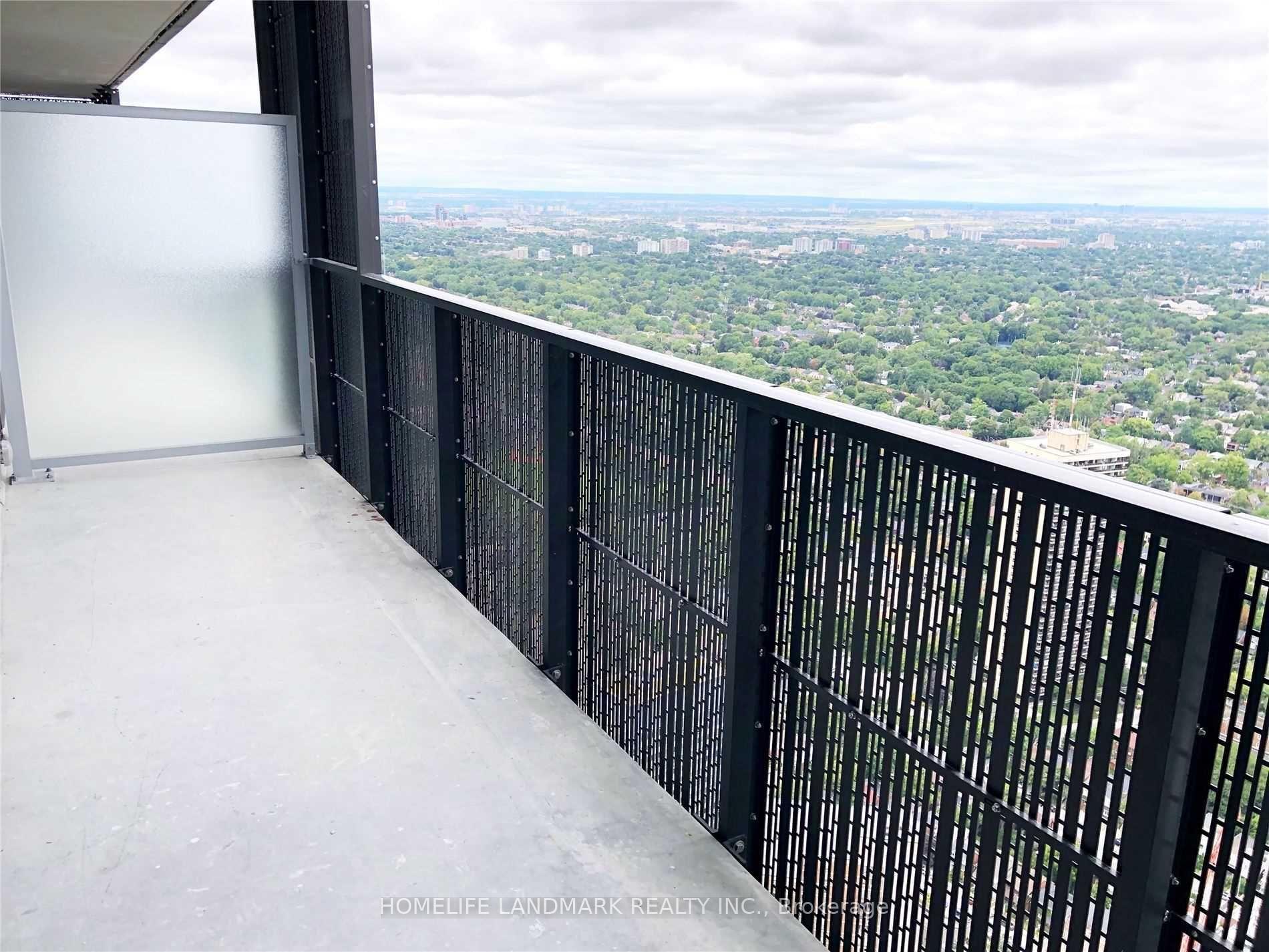 Photo 11 of Unit 5607, 8 Eglinton Avenue E, Toronto, Mount Pleasant West — HOMEH