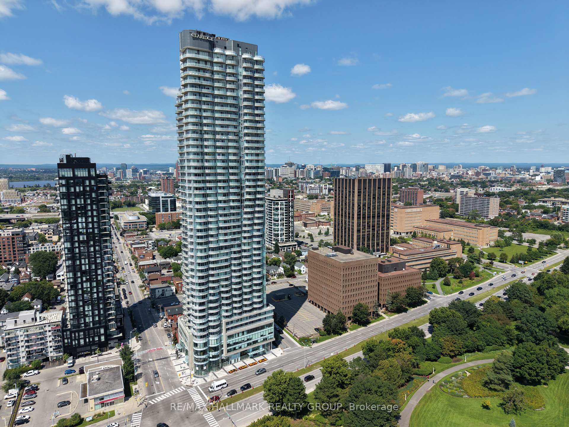 Photo of Unit 709, 805 Carling Avenue
