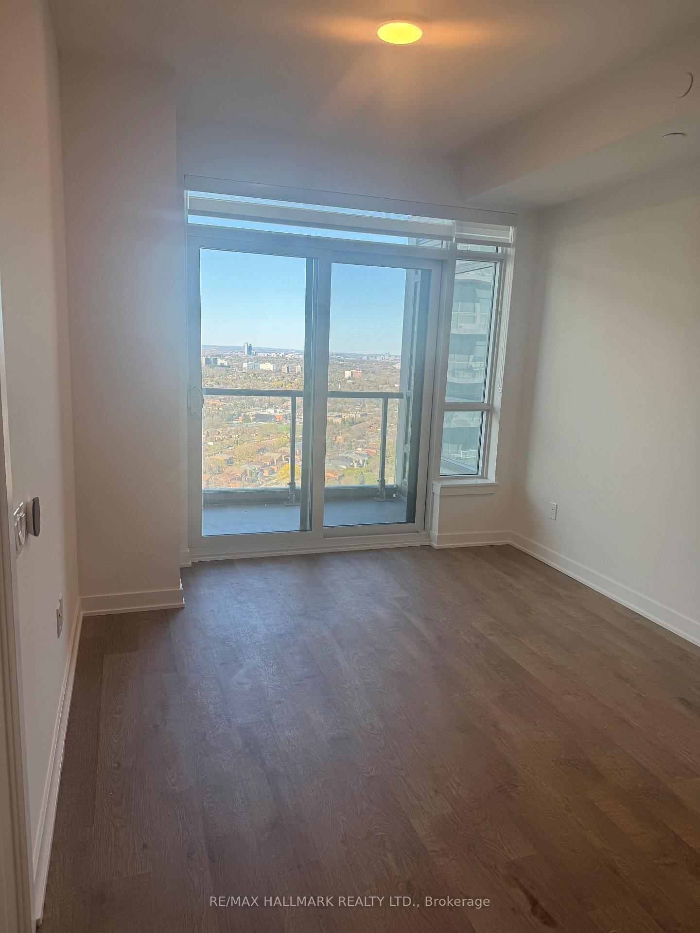 Photo 6 of Unit 2909, 30 Upper Mall Way, Vaughan, Brownridge — HOMEH