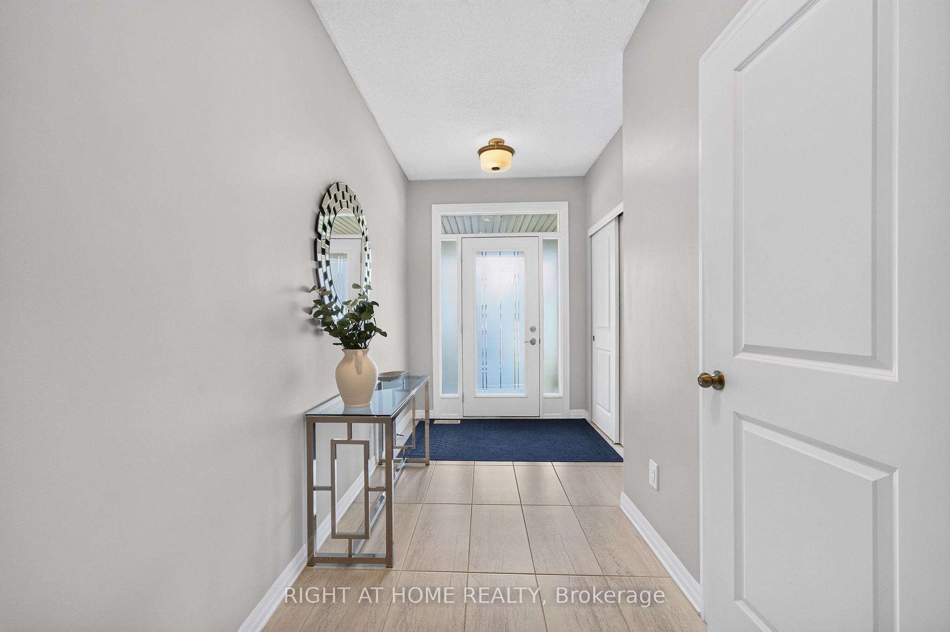 Photo 4 of 624 Spring Valley Drive, Ottawa, Chapel Hill — HOMEH