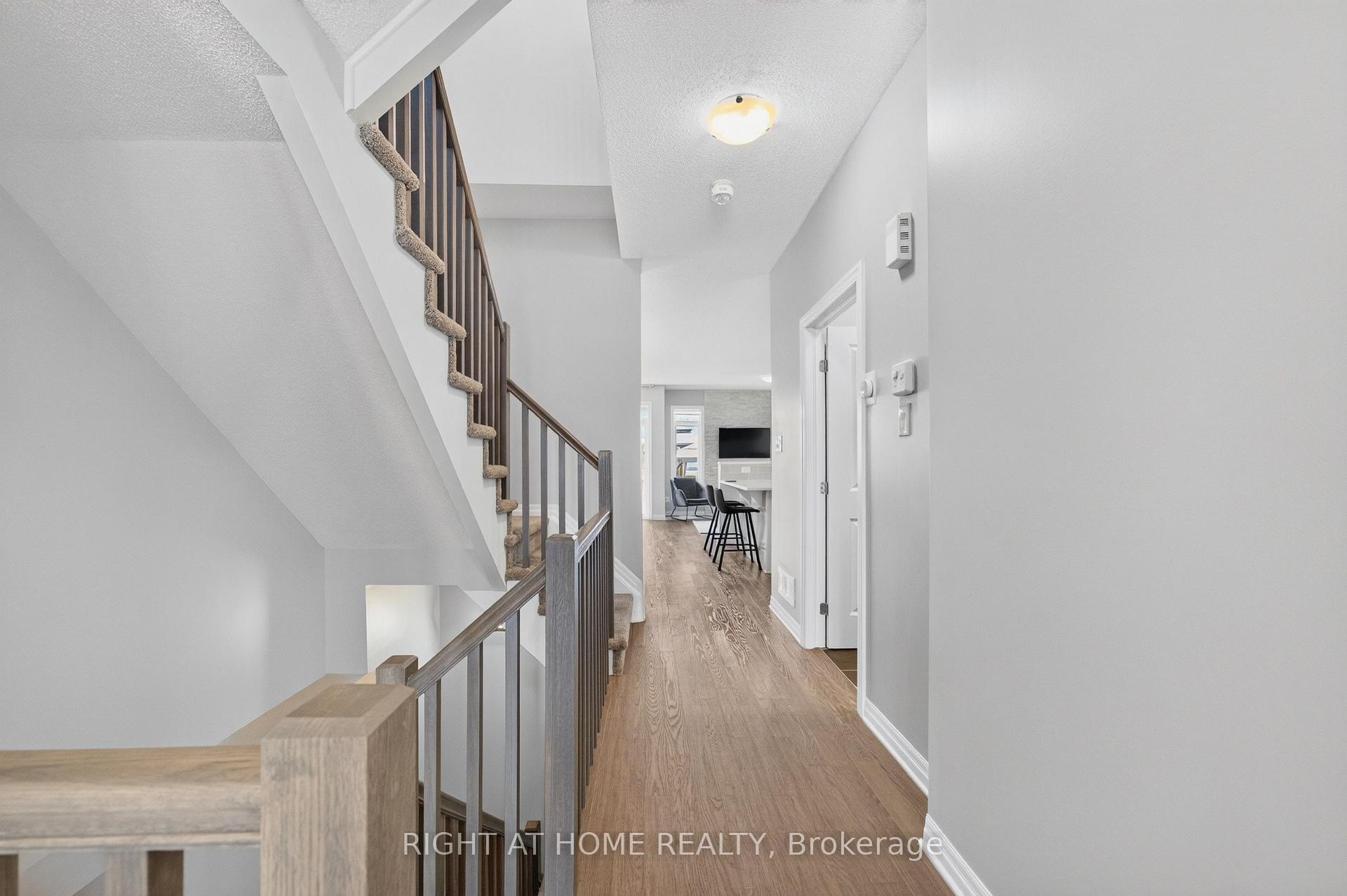 Photo 8 of 624 Spring Valley Drive, Ottawa, Chapel Hill — HOMEH