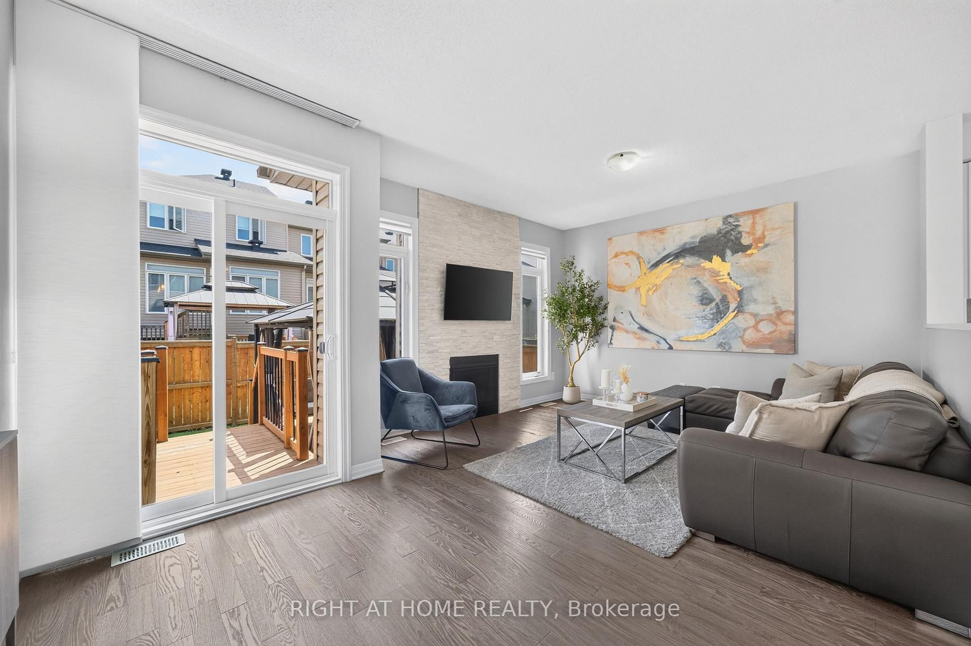 Photo 10 of 624 Spring Valley Drive, Ottawa, Chapel Hill — HOMEH