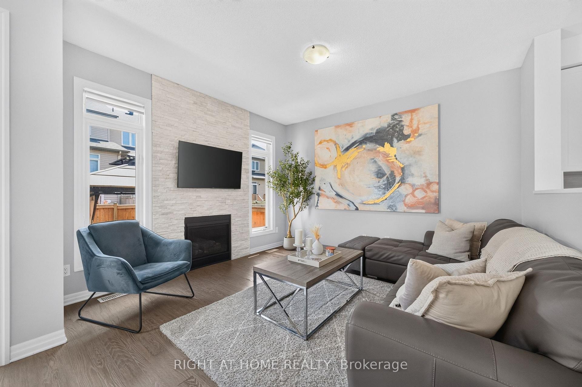 Photo 11 of 624 Spring Valley Drive, Ottawa, Chapel Hill — HOMEH