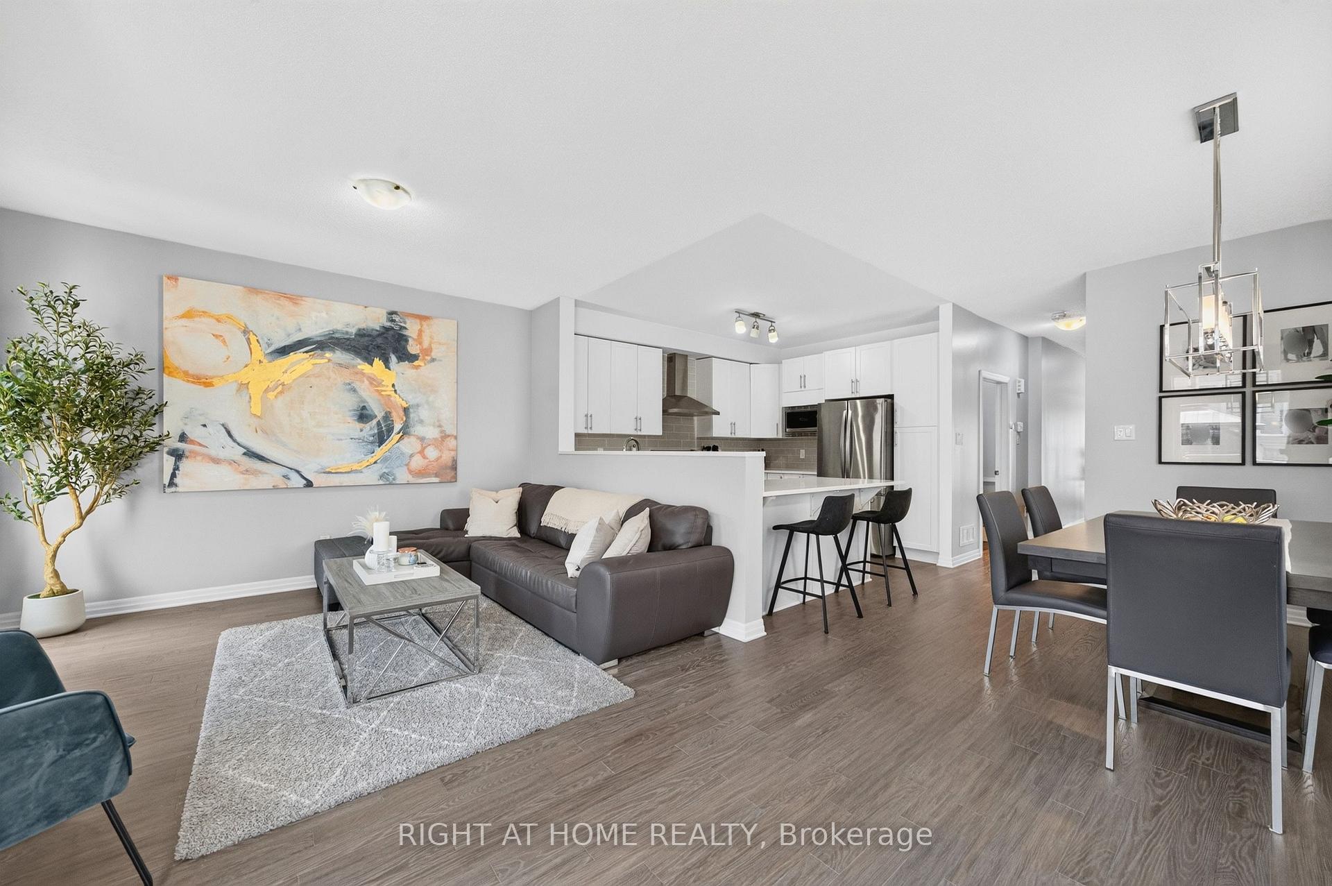 Photo 15 of 624 Spring Valley Drive, Ottawa, Chapel Hill — HOMEH