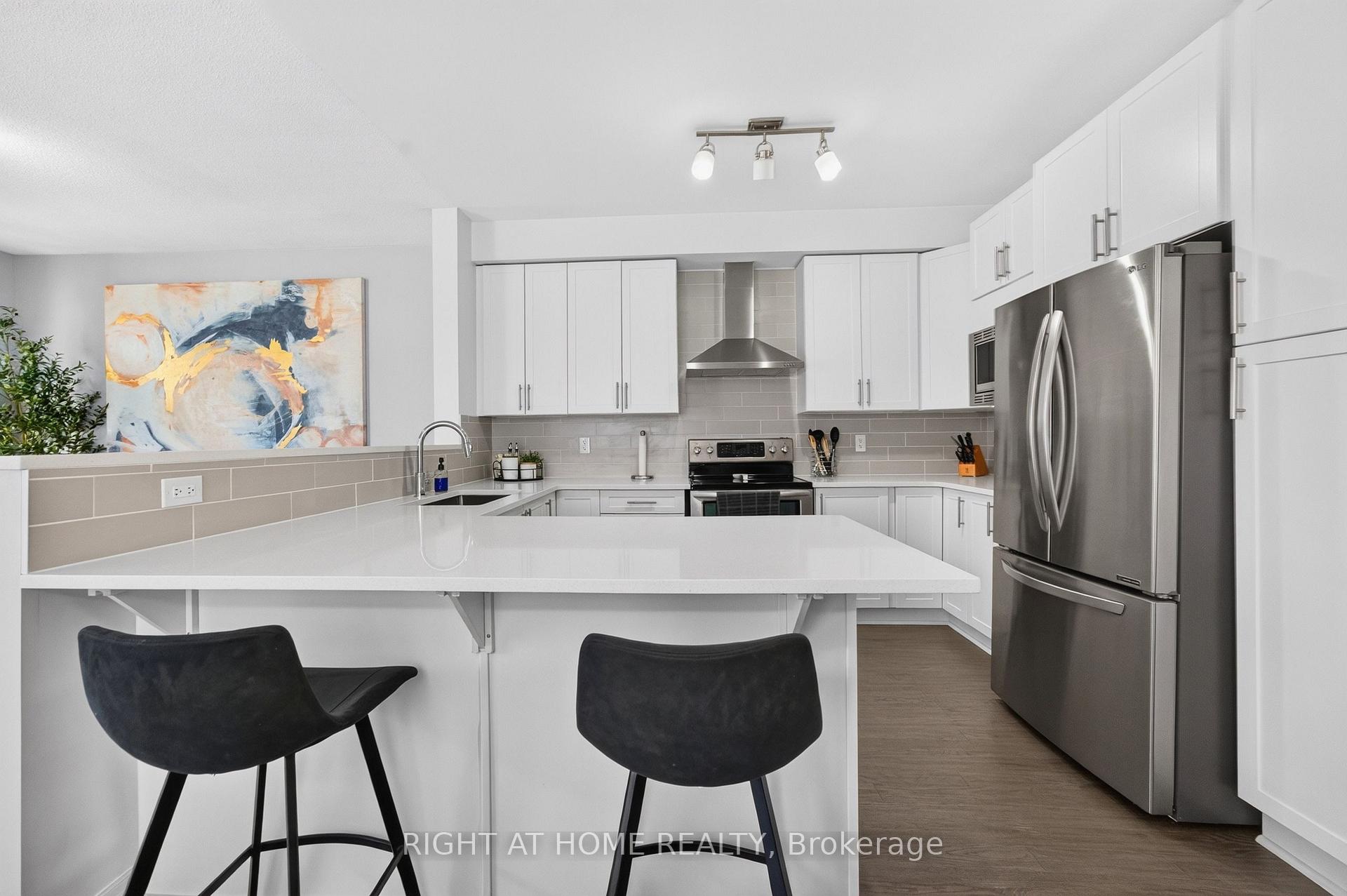 Photo 19 of 624 Spring Valley Drive, Ottawa, Chapel Hill — HOMEH