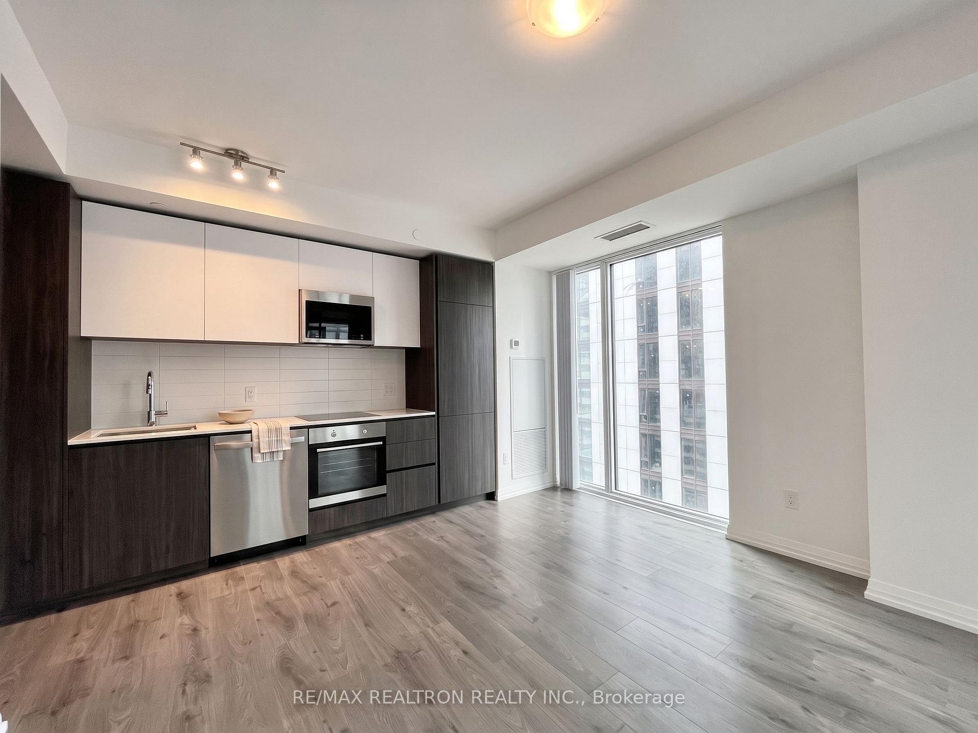 Photo 4 of Unit 2305, 8 Widmer Street, Toronto, Waterfront Communities — HOMEH