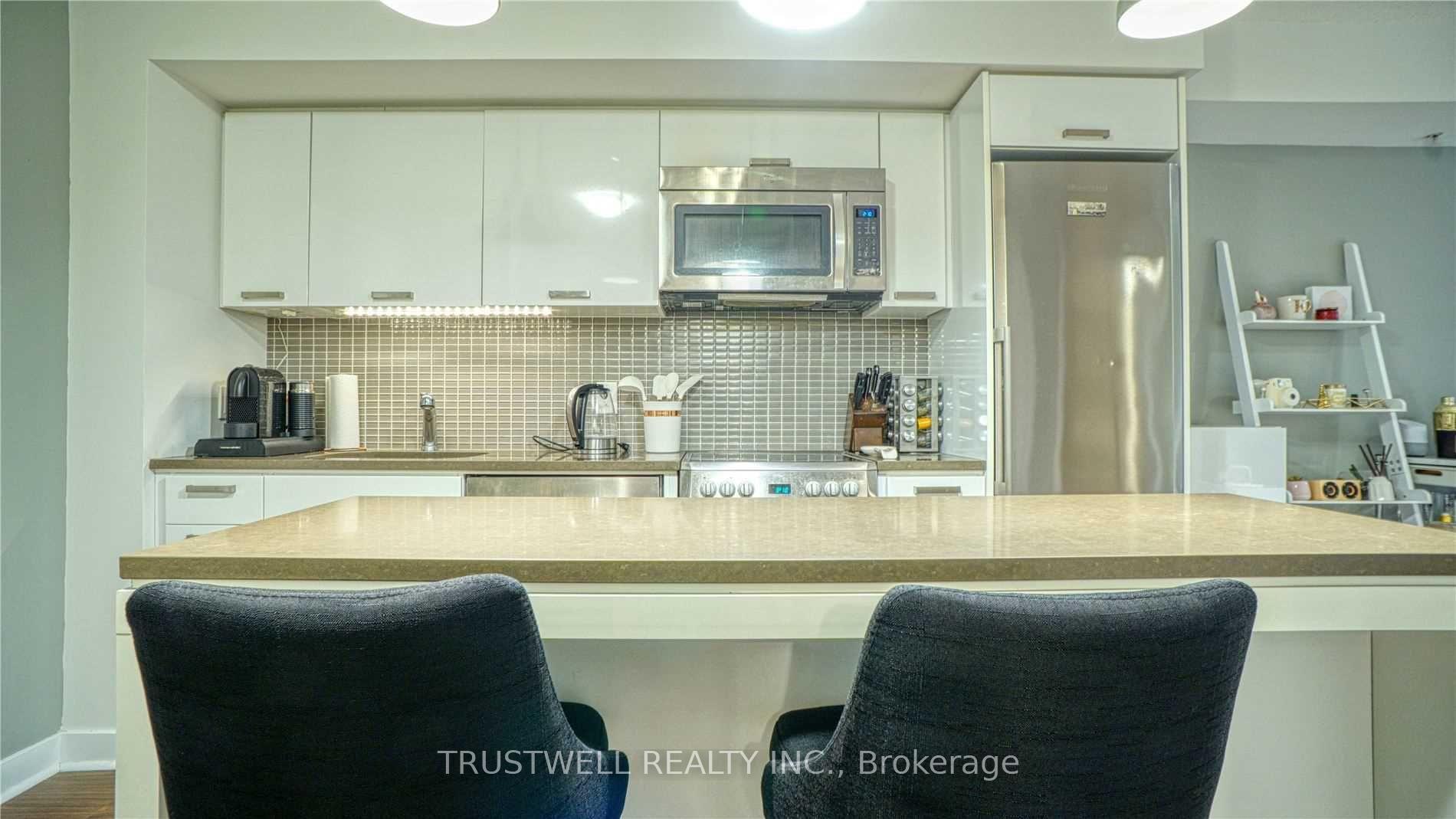 Photo 6 of Unit 315, 295 Adelaide Street W, Toronto, Waterfront Communities — HOMEH
