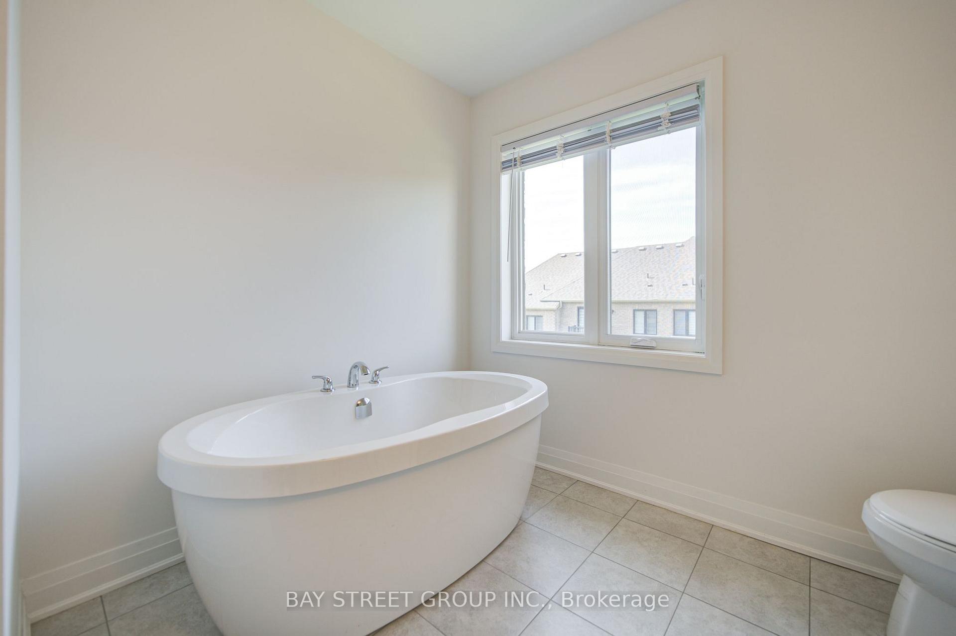 Photo 32 of 36 Elkington Crescent, Whitby, Rural Whitby — HOMEH