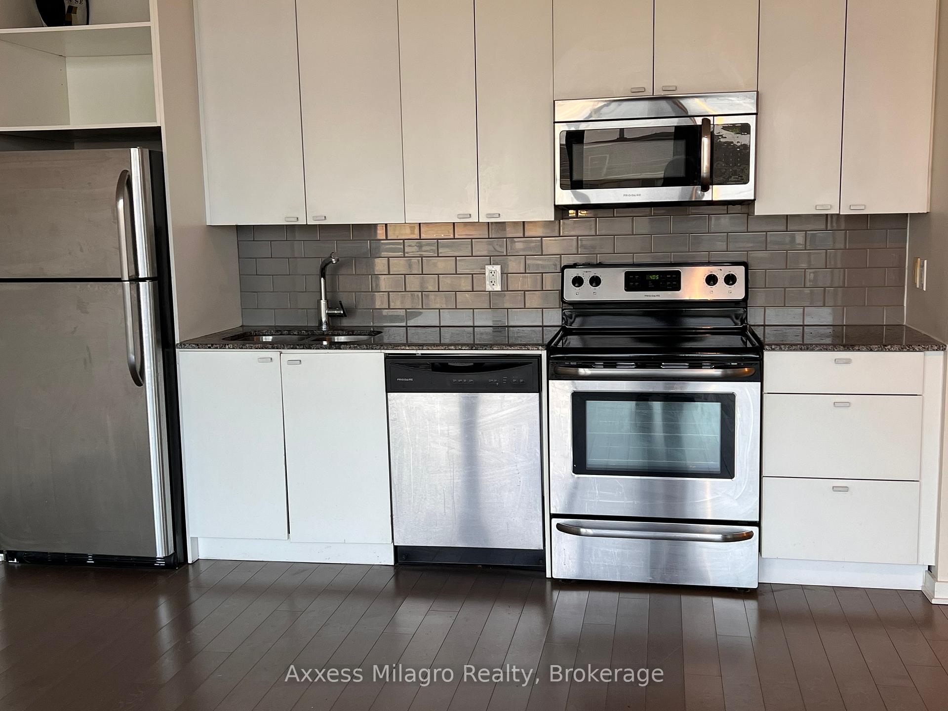 Photo 2 of Unit 3016, 105 The Queensway Way, Toronto, High Park-Swansea — HOMEH