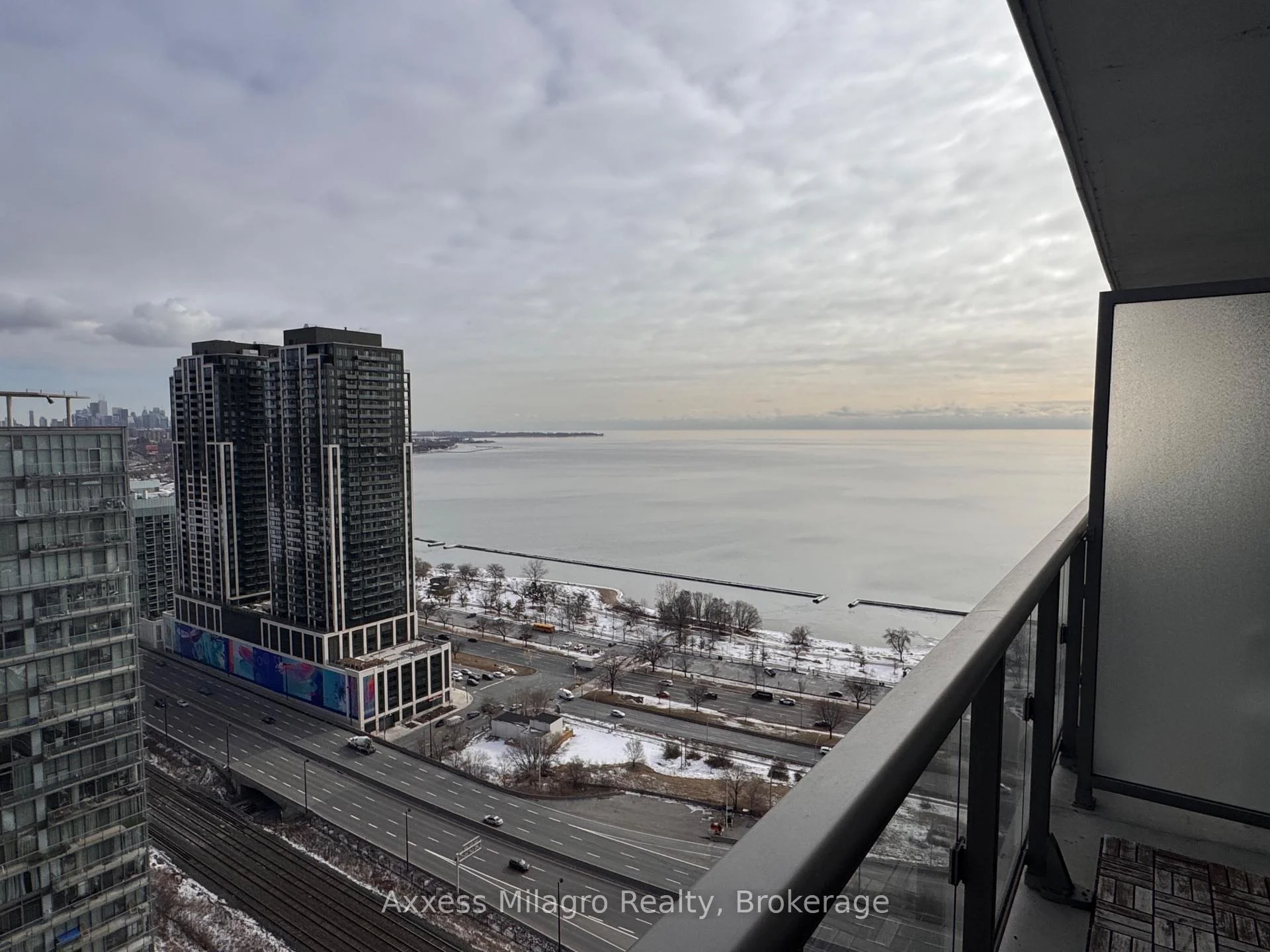 Photo 4 of Unit 3016, 105 The Queensway Way, Toronto, High Park-Swansea — HOMEH