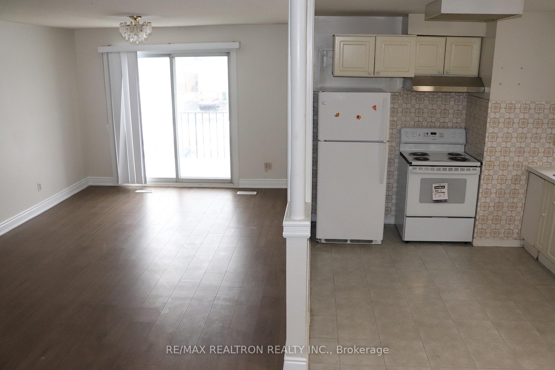 Photo 15 of 122 Copperwood Square, Scarborough, Milliken — HOMEH