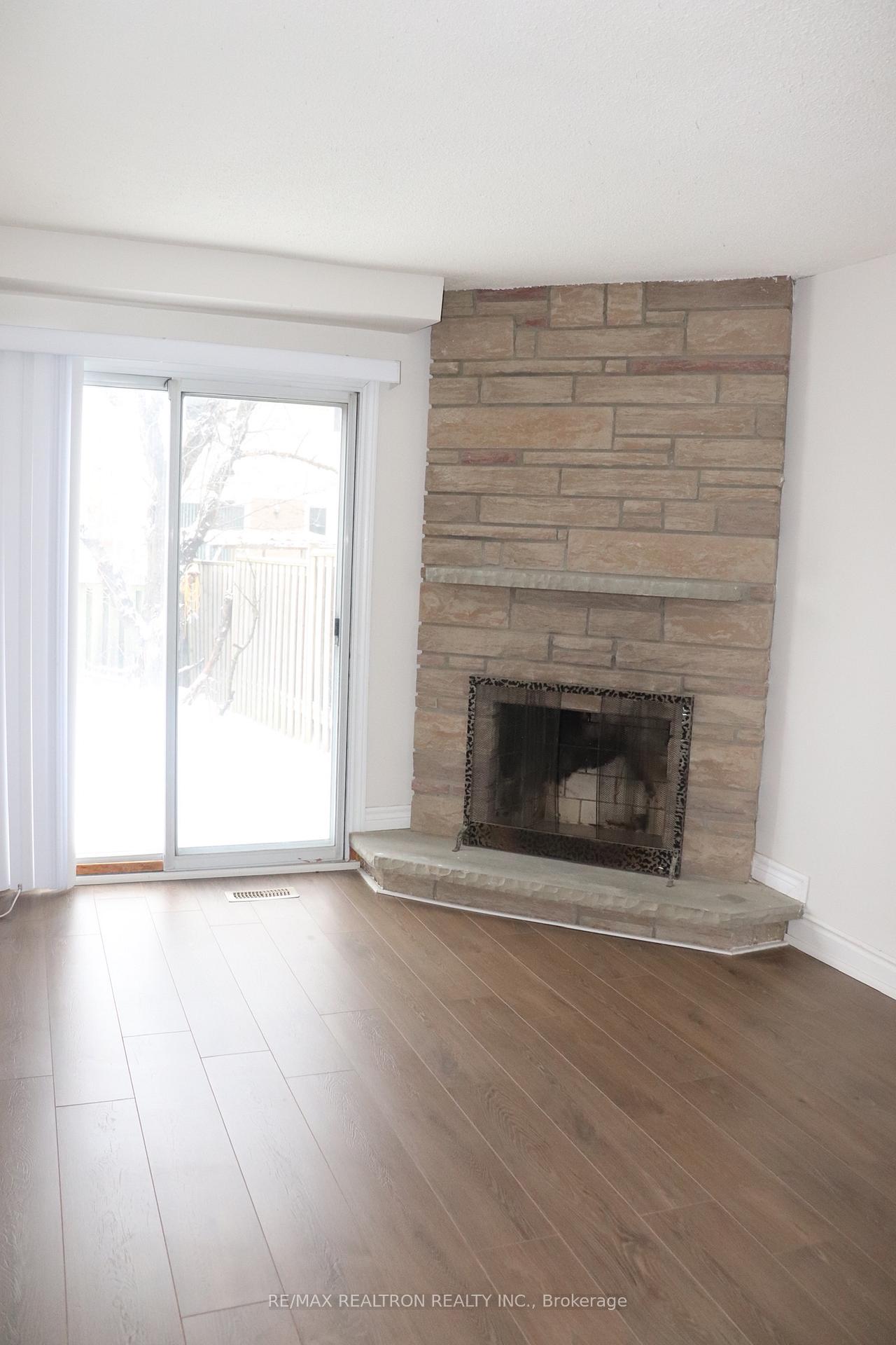 Photo 17 of 122 Copperwood Square, Scarborough, Milliken — HOMEH