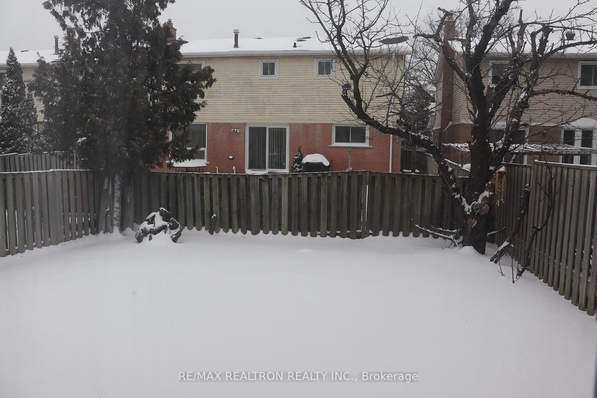 Photo 42 of 122 Copperwood Square, Scarborough, Milliken — HOMEH