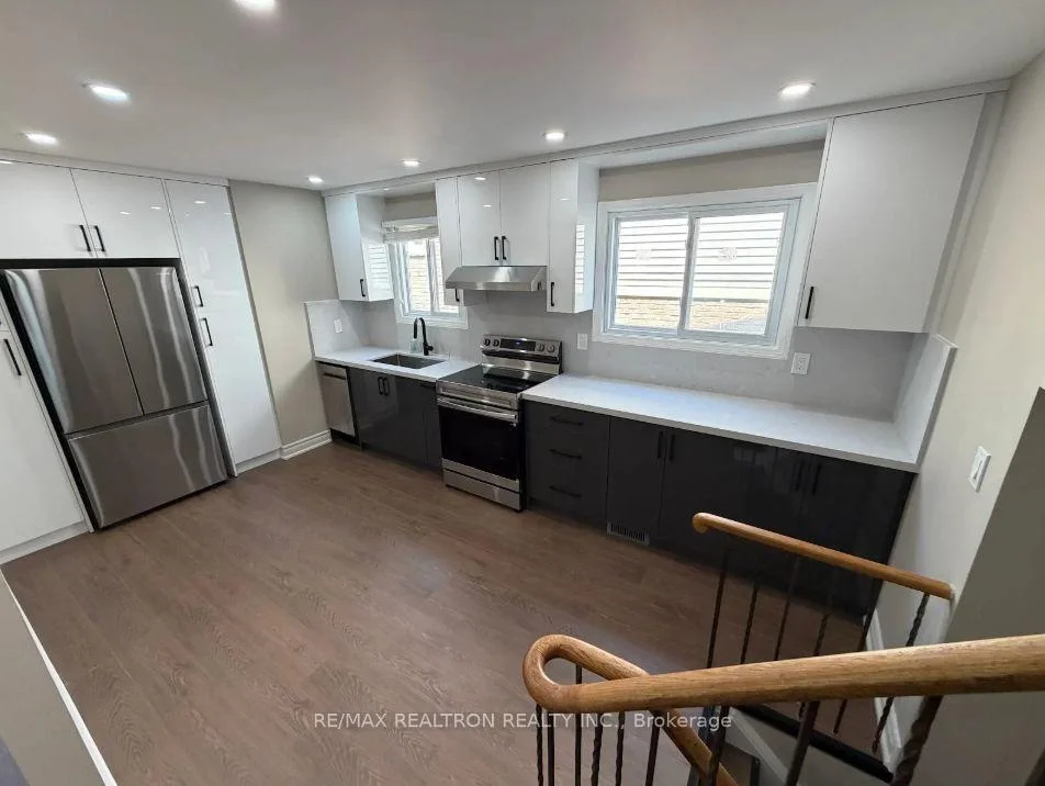 Photo 12 of 122 Copperwood Square, Scarborough, Milliken — HOMEH