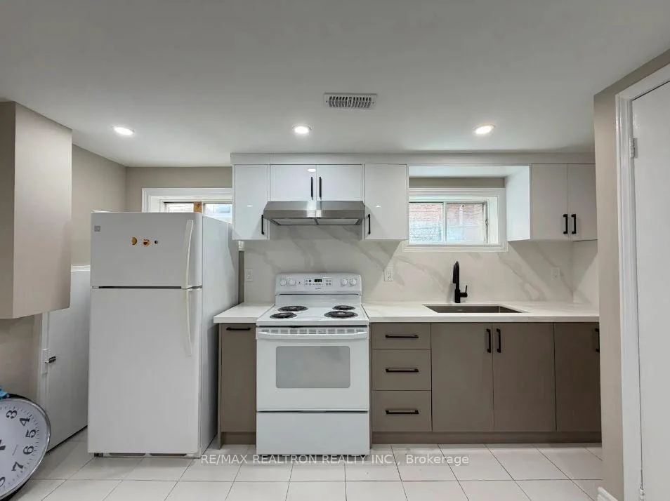 Photo 16 of 122 Copperwood Square, Scarborough, Milliken — HOMEH