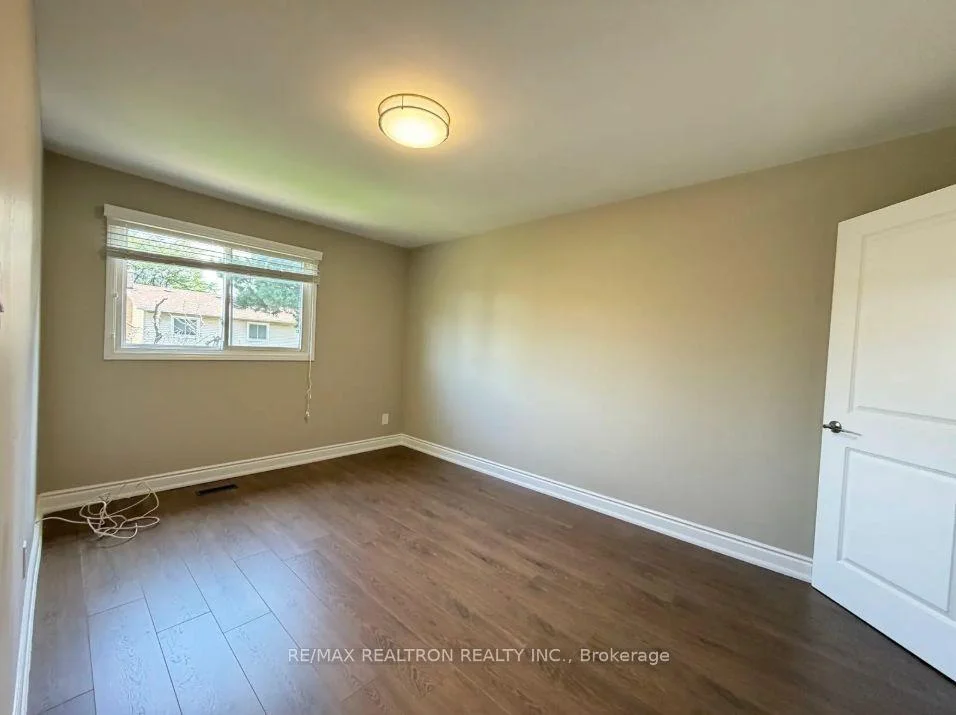 Photo 32 of 122 Copperwood Square, Scarborough, Milliken — HOMEH