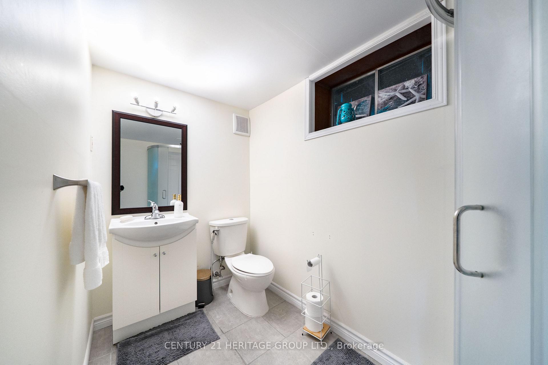 Photo 30 of 417 Paliser Crescent S, Richmond Hill, Harding — HOMEH