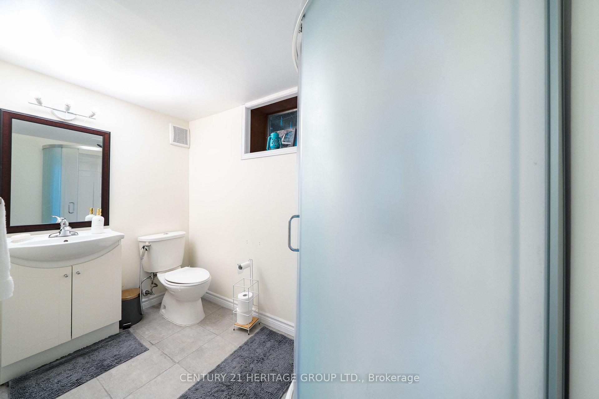 Photo 31 of 417 Paliser Crescent S, Richmond Hill, Harding — HOMEH