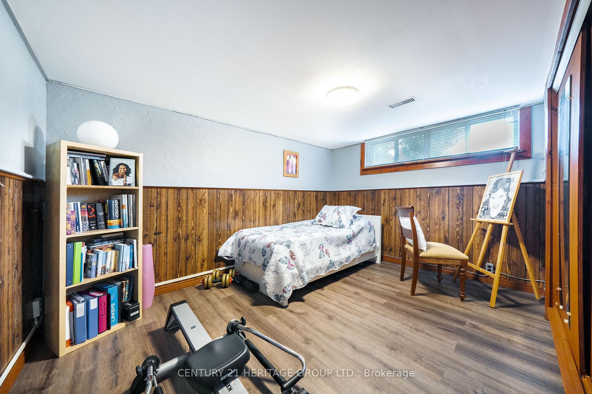 Photo 33 of 417 Paliser Crescent S, Richmond Hill, Harding — HOMEH