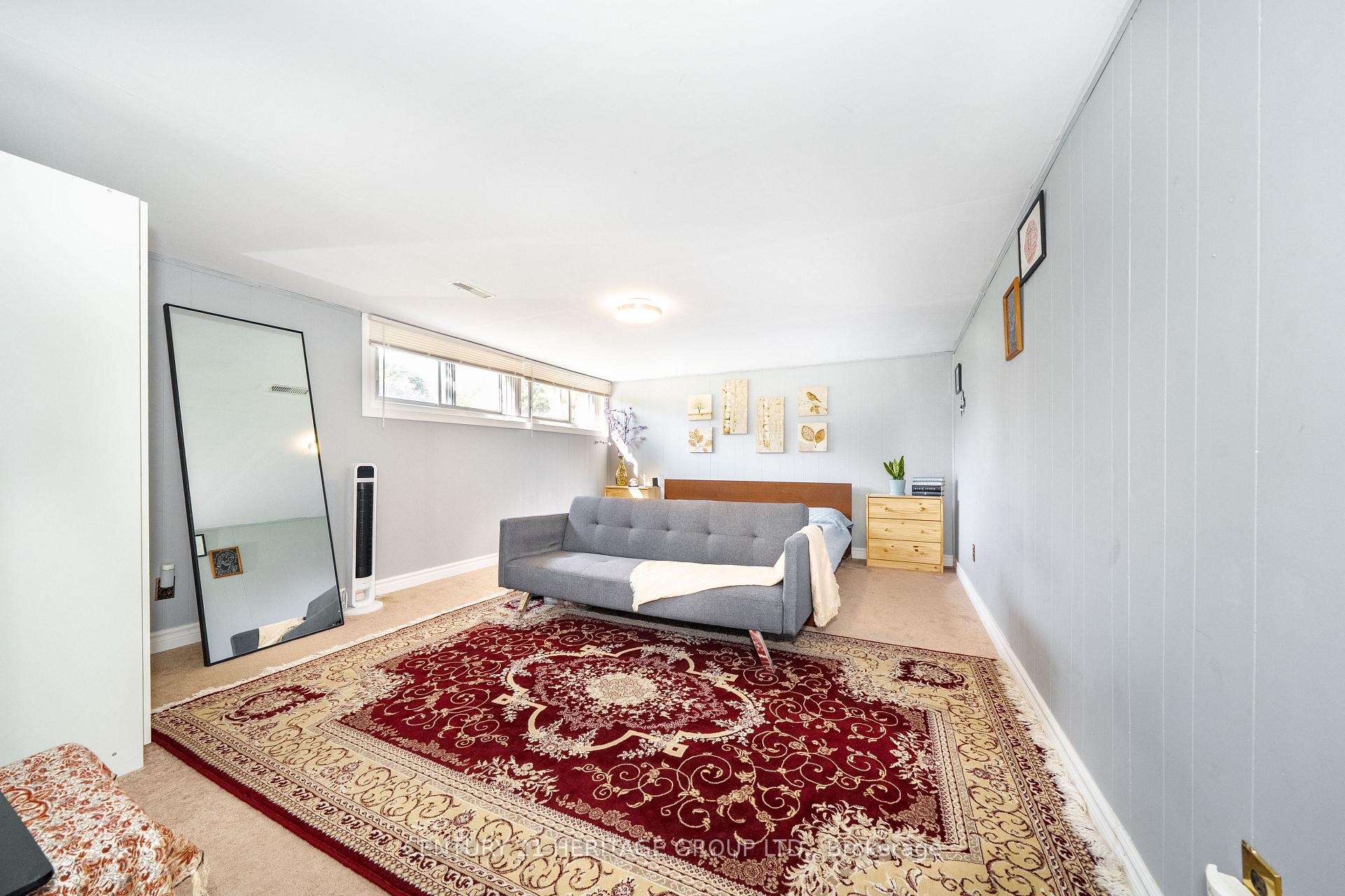 Photo 35 of 417 Paliser Crescent S, Richmond Hill, Harding — HOMEH
