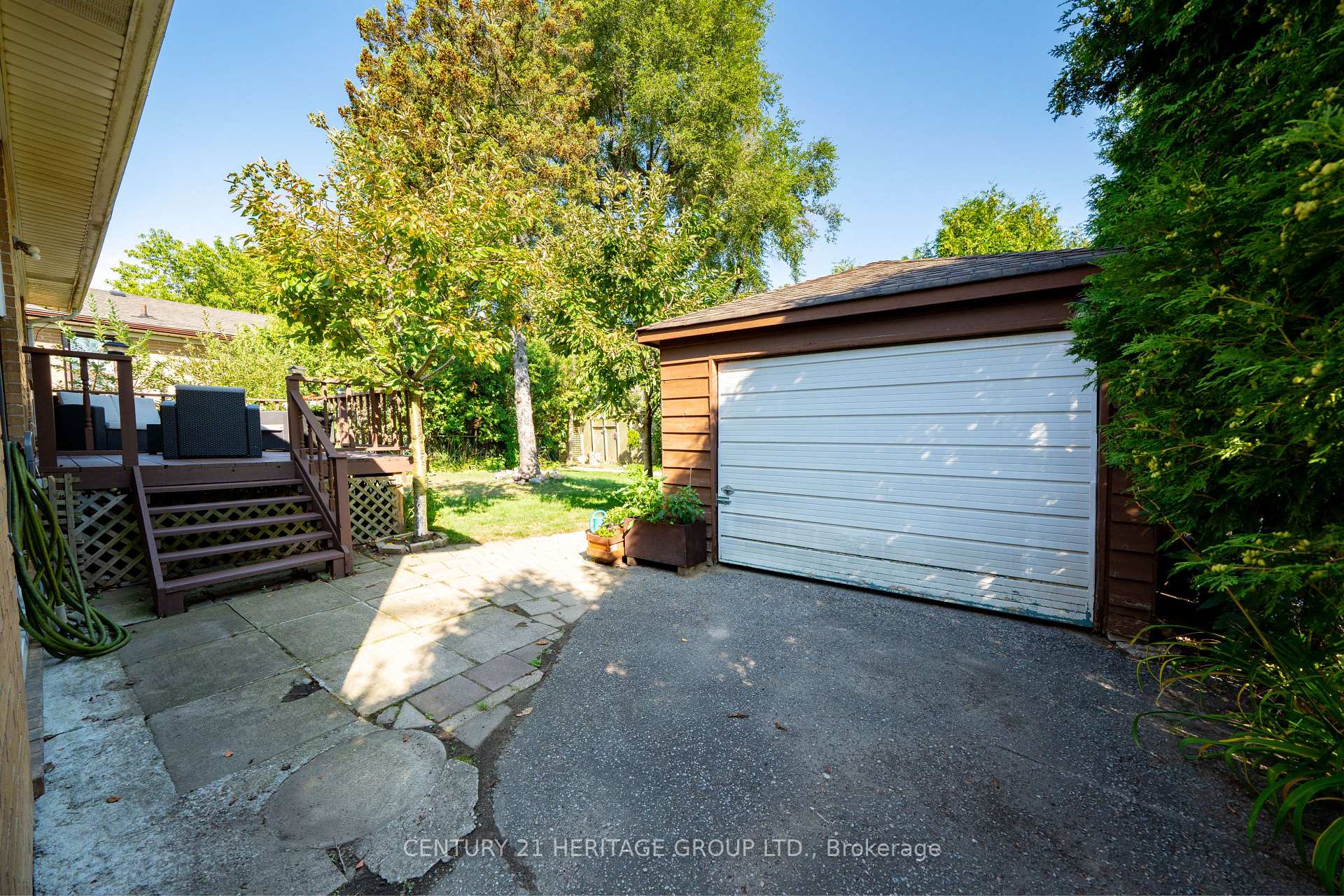 Photo 39 of 417 Paliser Crescent S, Richmond Hill, Harding — HOMEH