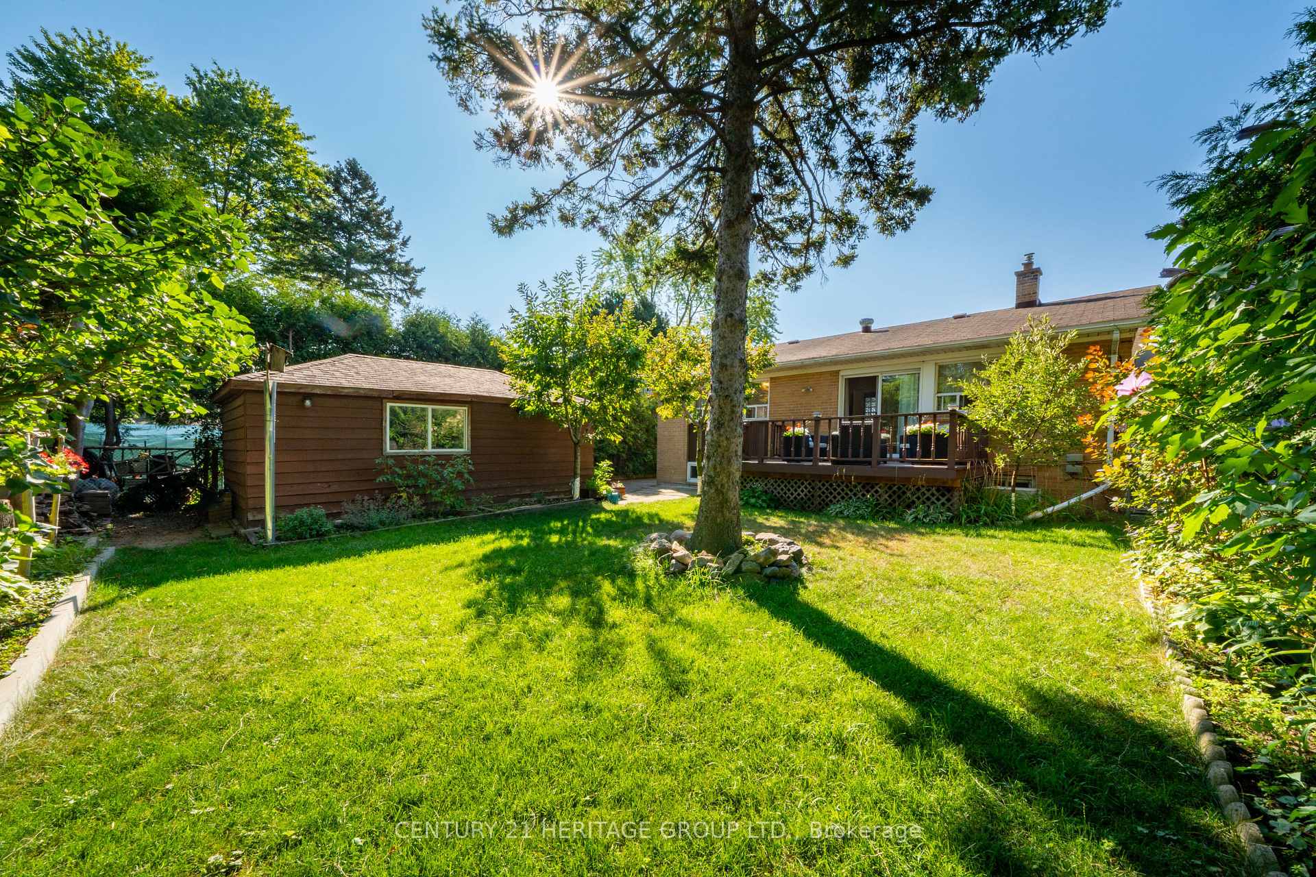 Photo 42 of 417 Paliser Crescent S, Richmond Hill, Harding — HOMEH