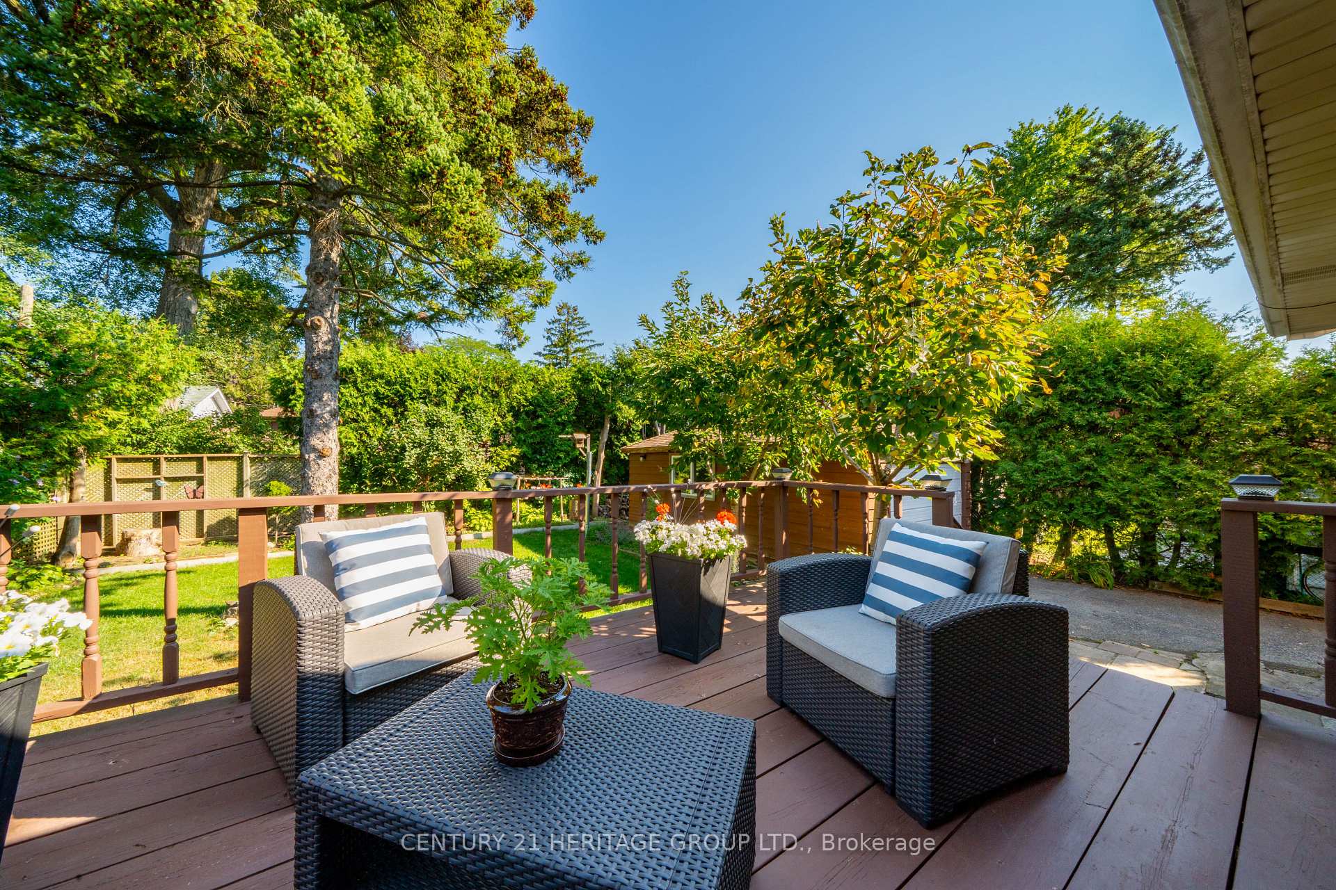 Photo 45 of 417 Paliser Crescent S, Richmond Hill, Harding — HOMEH