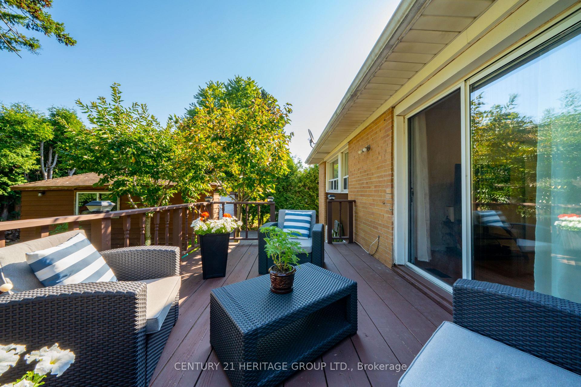 Photo 46 of 417 Paliser Crescent S, Richmond Hill, Harding — HOMEH
