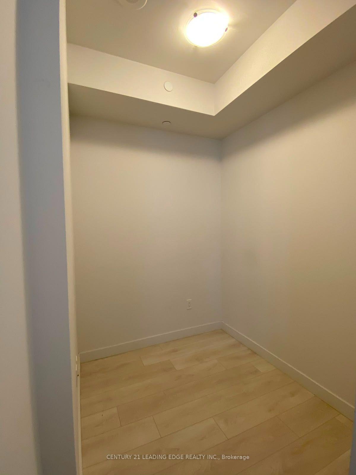 Photo 5 of Unit 2204, 8 Eglington Avenue E, Toronto, Mount Pleasant West — HOMEH