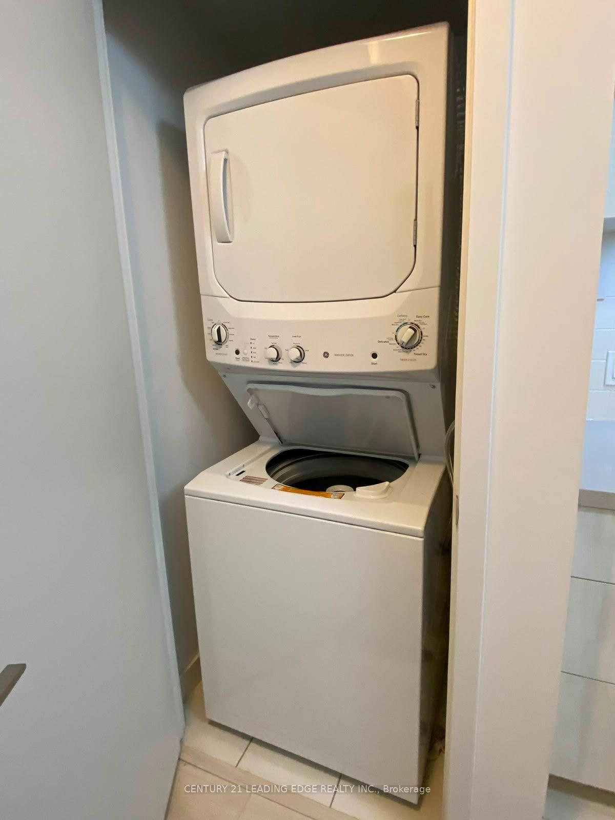 Photo 9 of Unit 2204, 8 Eglington Avenue E, Toronto, Mount Pleasant West — HOMEH