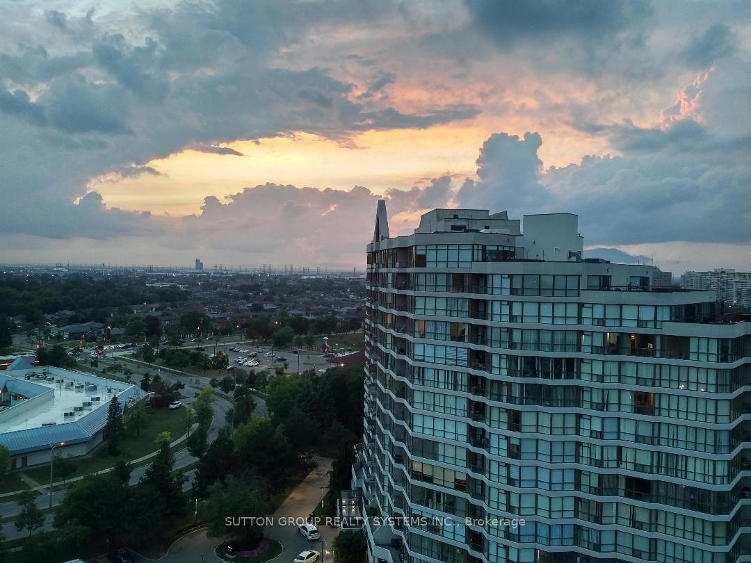 Photo 2 of Unit 1610, 3 Rowntree Road, Etobicoke, Mount Olive-Silverstone-Jamestown — HOMEH