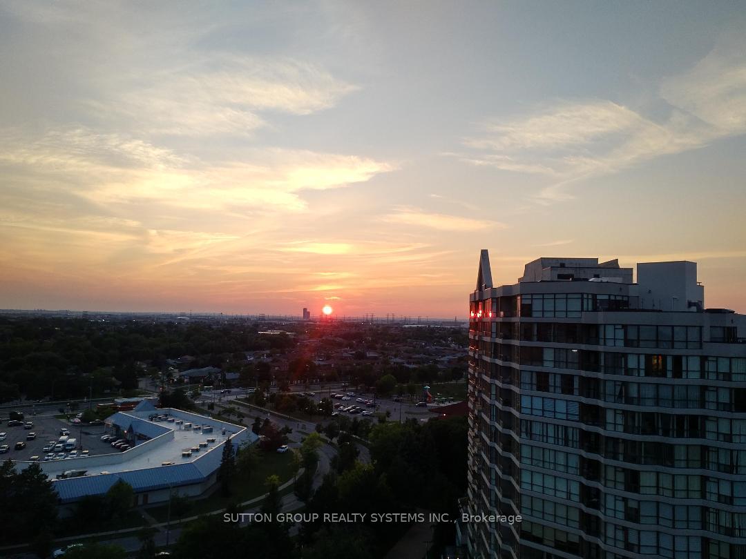 Photo 3 of Unit 1610, 3 Rowntree Road, Etobicoke, Mount Olive-Silverstone-Jamestown — HOMEH