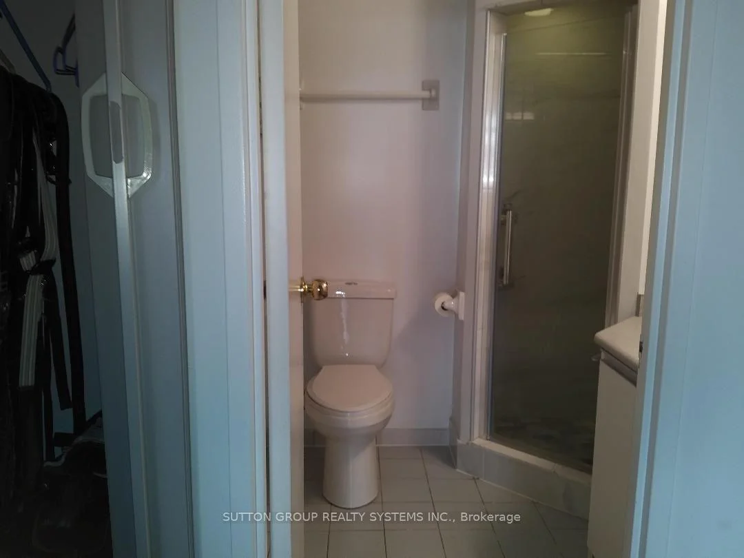 Photo 37 of Unit 1610, 3 Rowntree Road, Etobicoke, Mount Olive-Silverstone-Jamestown — HOMEH
