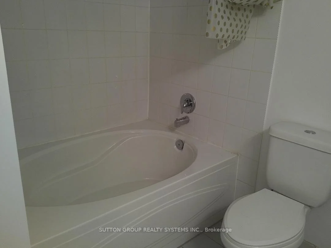 Photo 39 of Unit 1610, 3 Rowntree Road, Etobicoke, Mount Olive-Silverstone-Jamestown — HOMEH