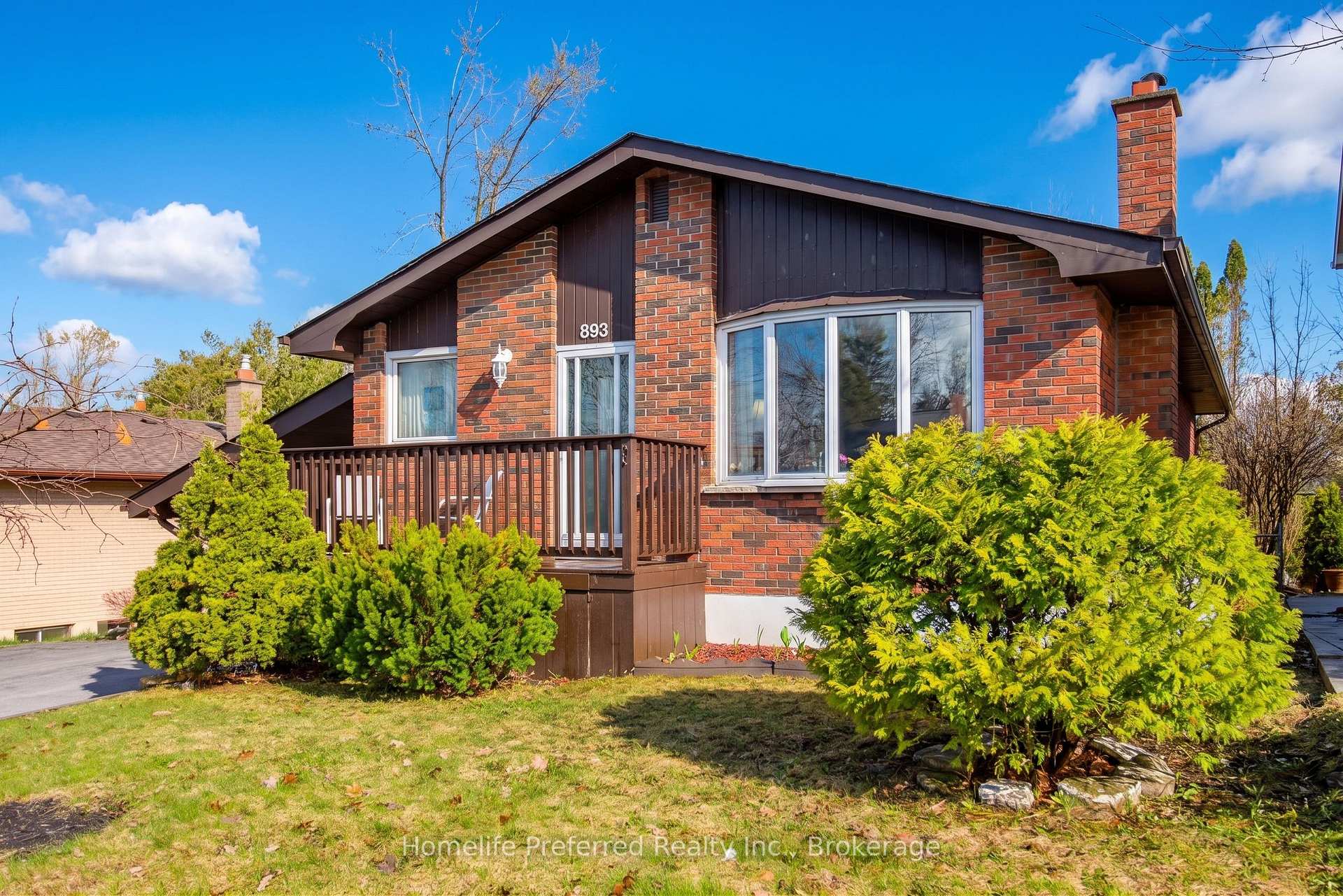 Photo 2 of 893 Cumberland Avenue, Peterborough, Northcrest Ward 5 — HOMEH