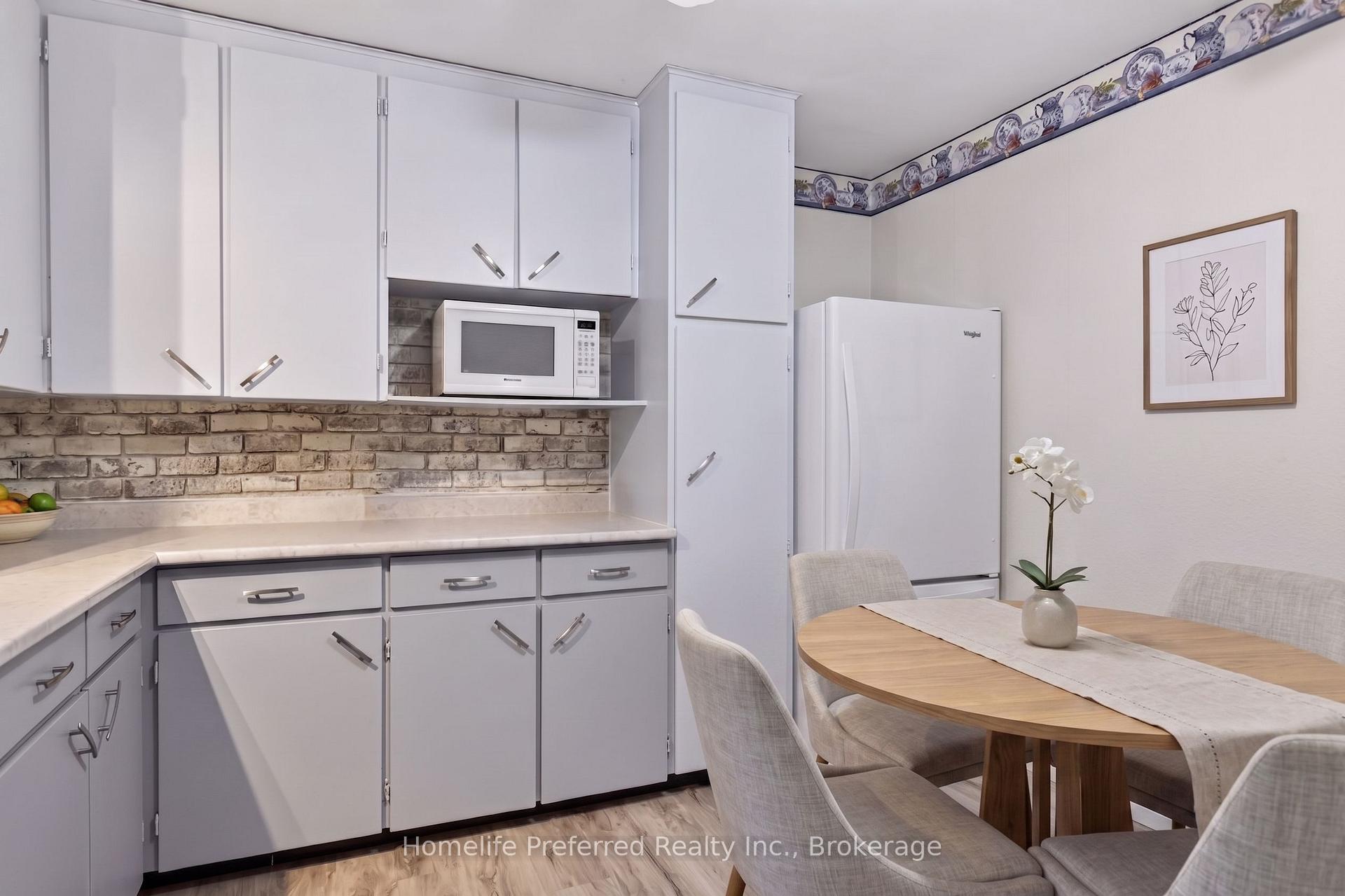Photo 7 of 893 Cumberland Avenue, Peterborough, Northcrest Ward 5 — HOMEH