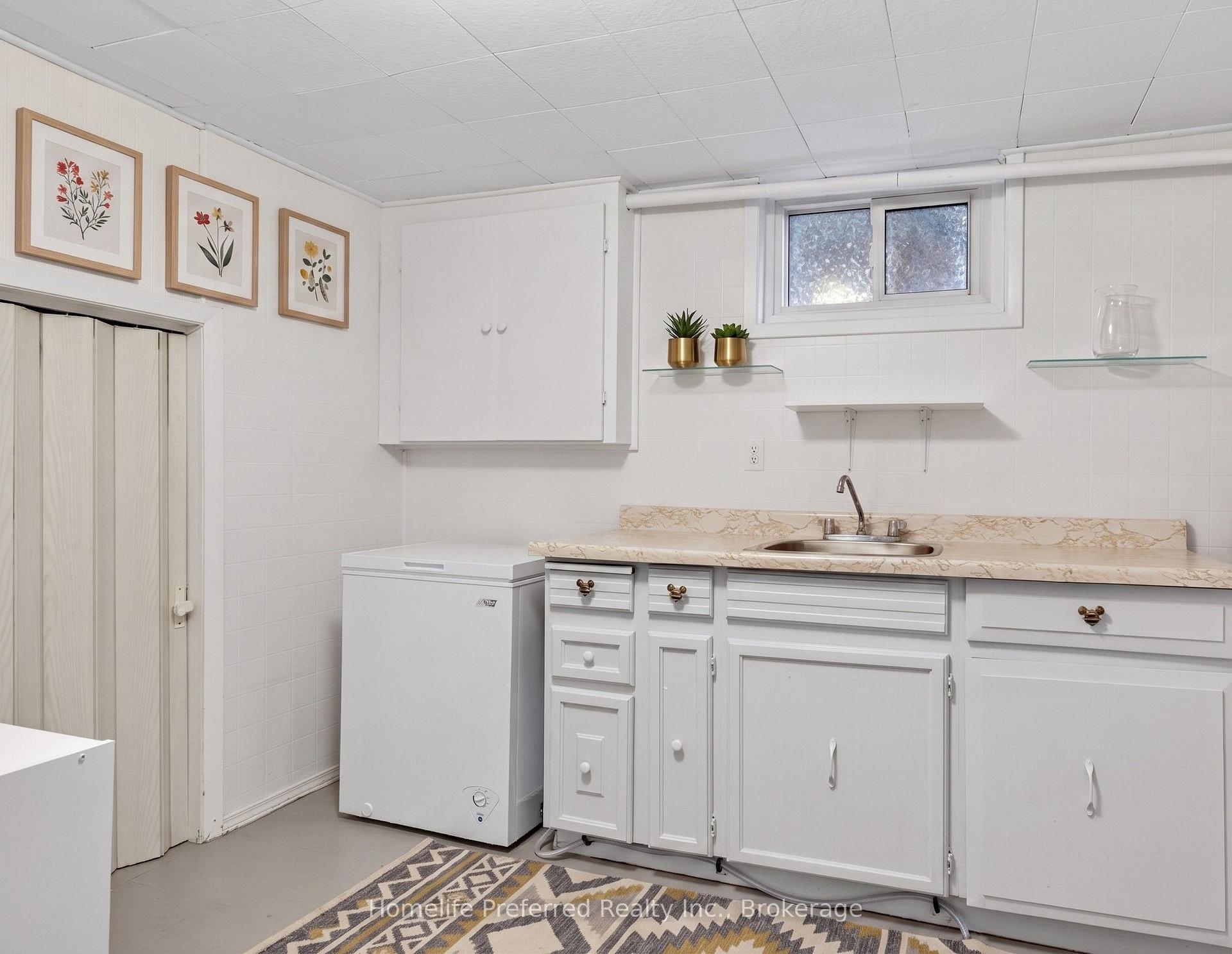 Photo 21 of 893 Cumberland Avenue, Peterborough, Northcrest Ward 5 — HOMEH
