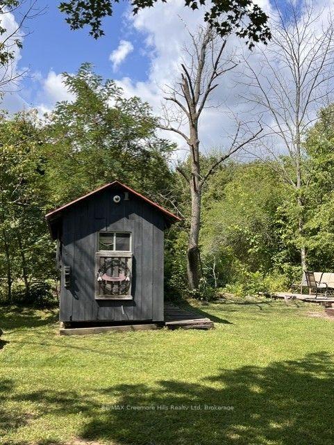 Photo 8 of 82 Mary Street, Clearview, Creemore — HOMEH