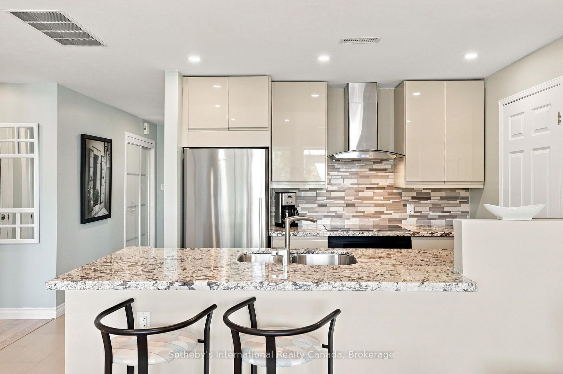 Photo 8 of 464 Mariners Way, Collingwood — HOMEH