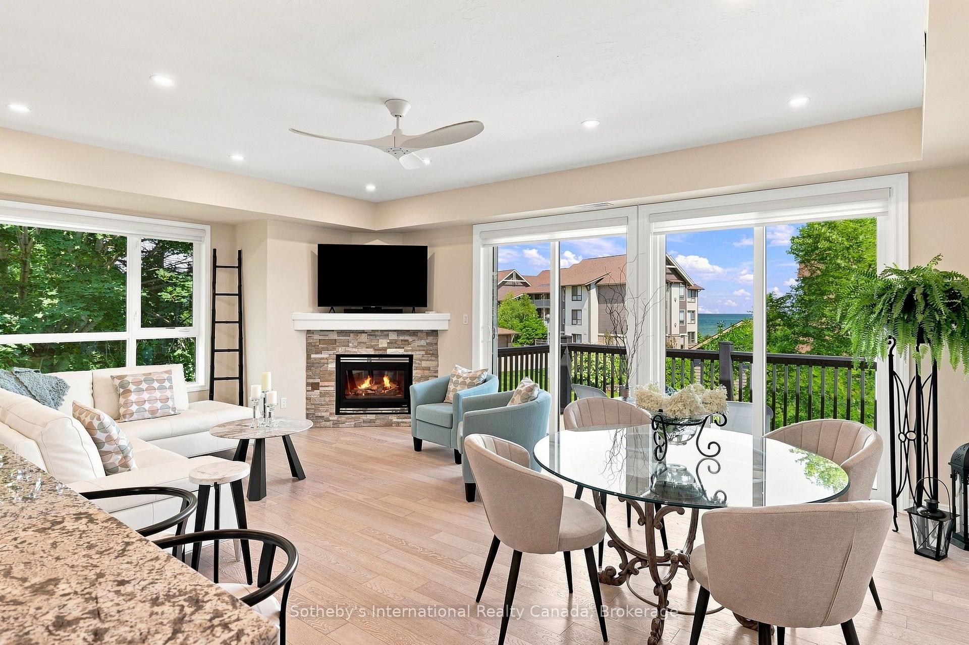 Photo 11 of 464 Mariners Way, Collingwood — HOMEH