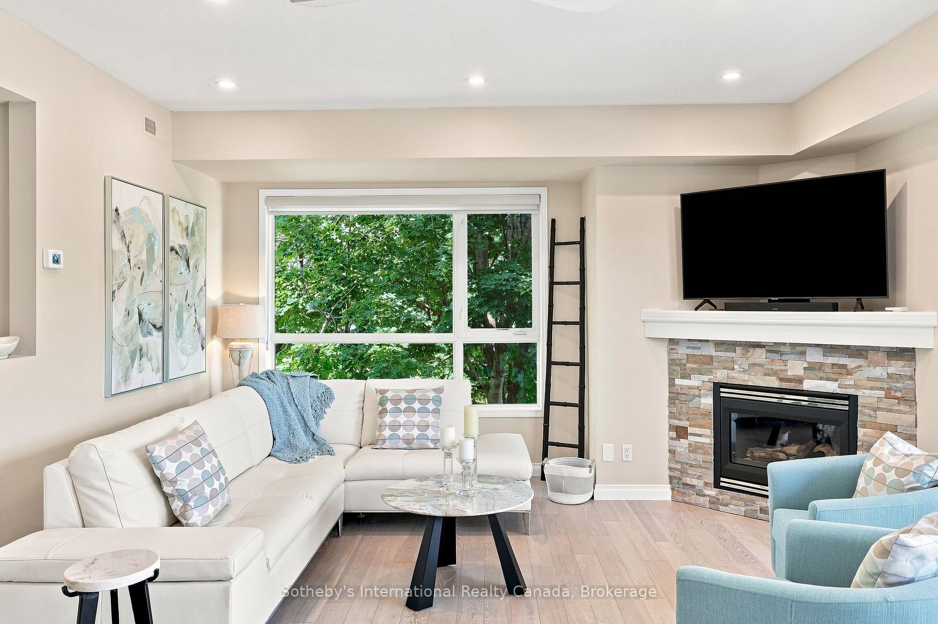 Photo 12 of 464 Mariners Way, Collingwood — HOMEH