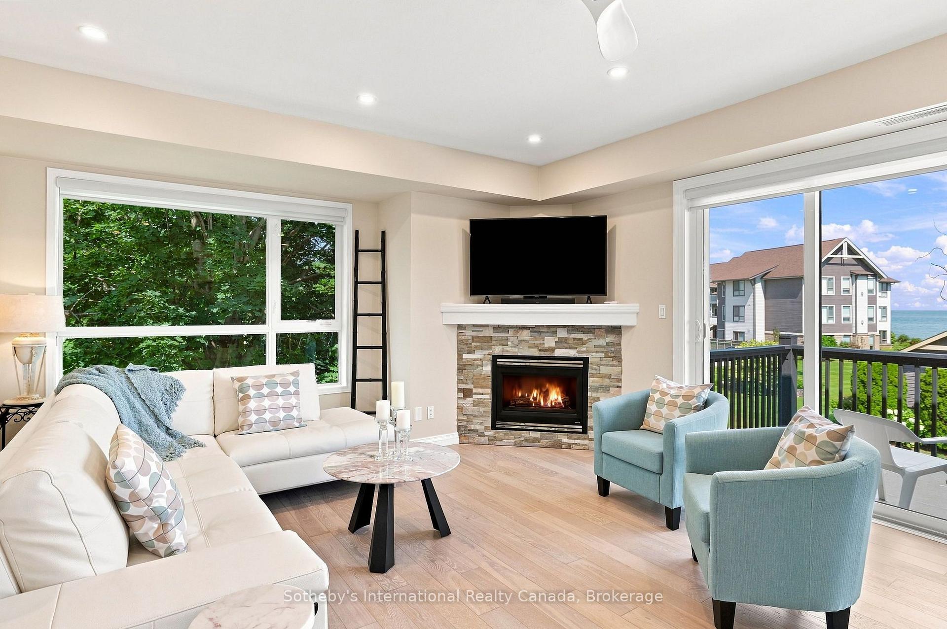 Photo 14 of 464 Mariners Way, Collingwood — HOMEH
