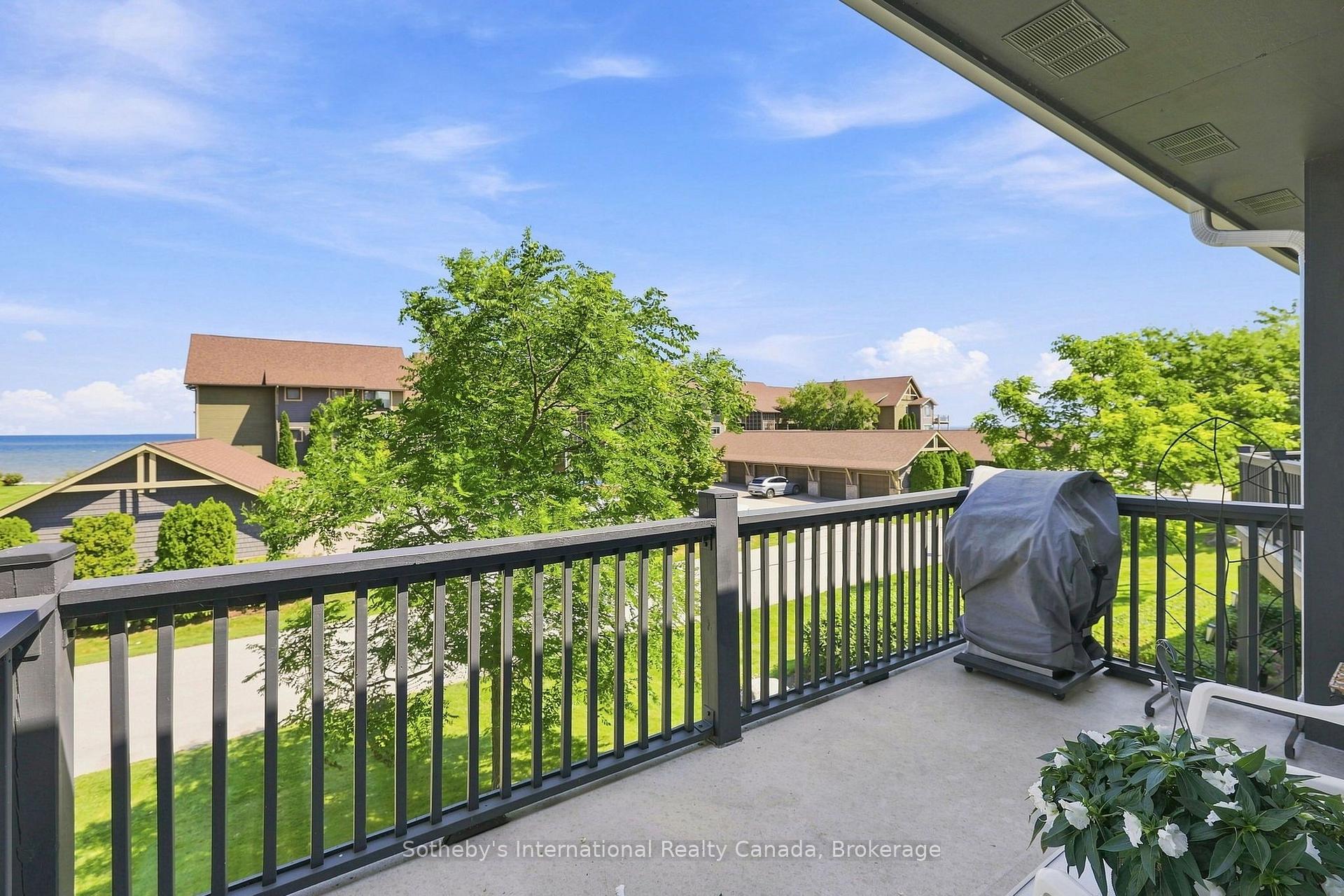 Photo 18 of 464 Mariners Way, Collingwood — HOMEH