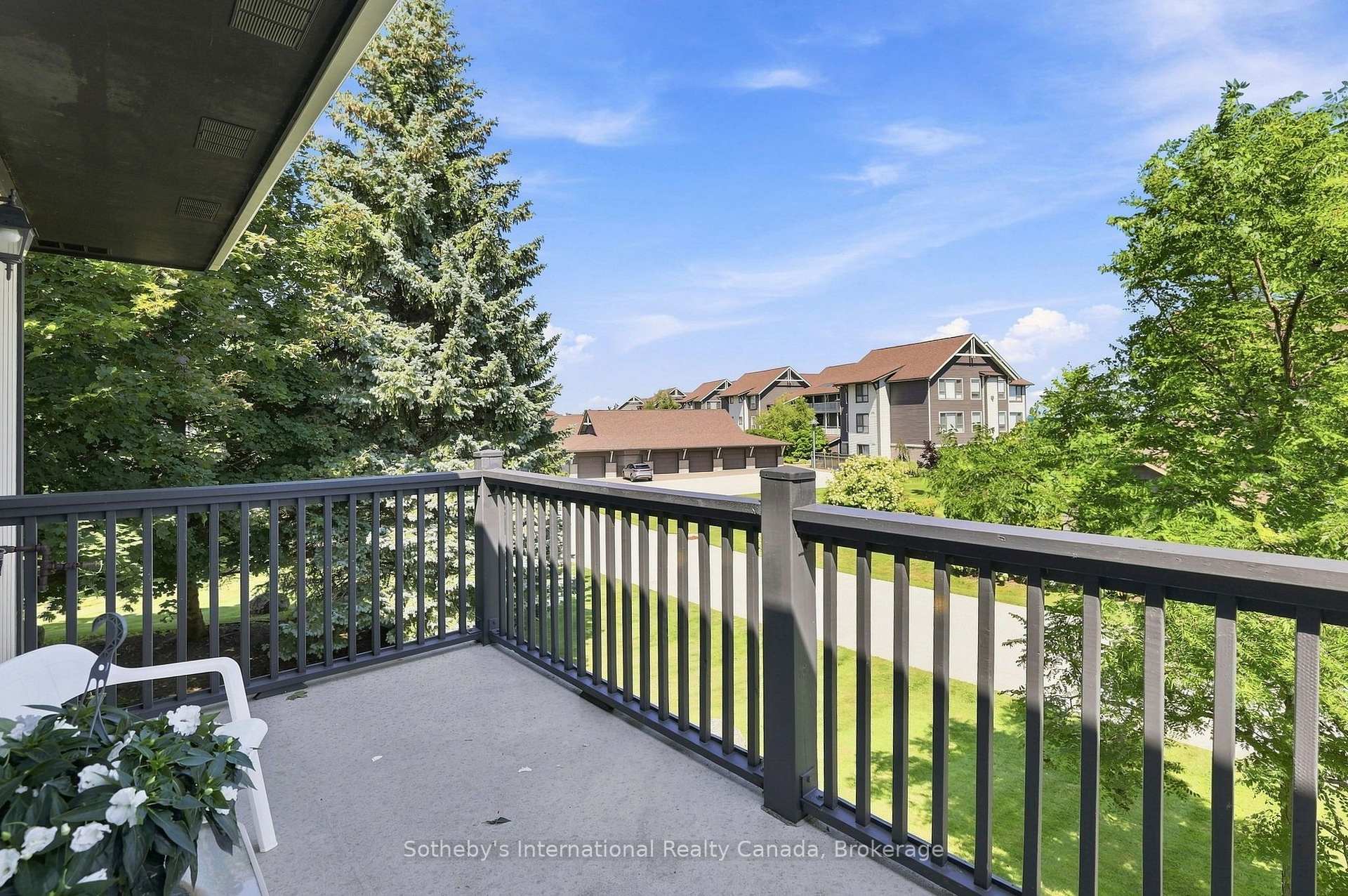 Photo 19 of 464 Mariners Way, Collingwood — HOMEH